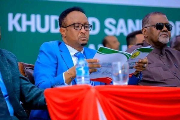 Mooshinka Xilka Looga Qaadayo Maayar Mooge Oo Hargeysa Ka Abuuray Xiisad Siyaasadeed