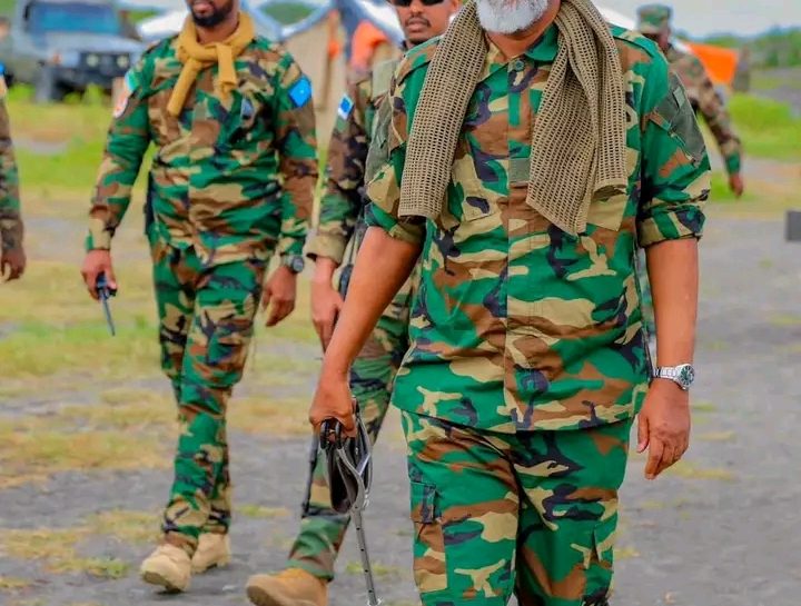 Madaxweynaha Jubaland Oo Maalinkii Saddexaad Ee Ciidda Booqday Ciidamada Daraawiishta Ee Jiidda Hore
